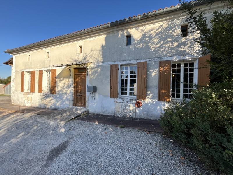 Vente Maison BARBEZIEUX ST HILAIRE 16300 5 pièces - 152 m²