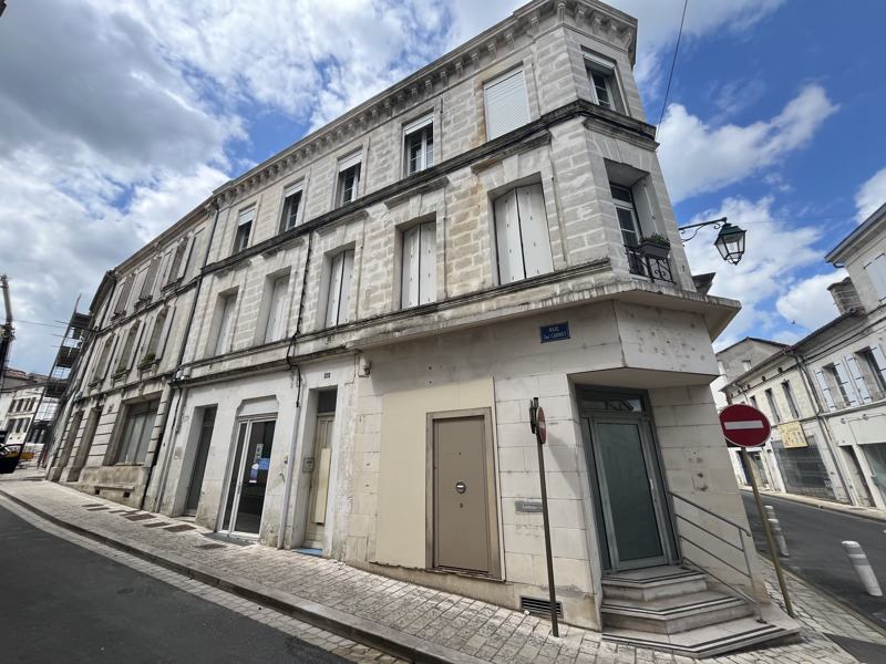 Vente Immeuble Barbezieux-Saint-Hilaire - -  266 m² - (16300)