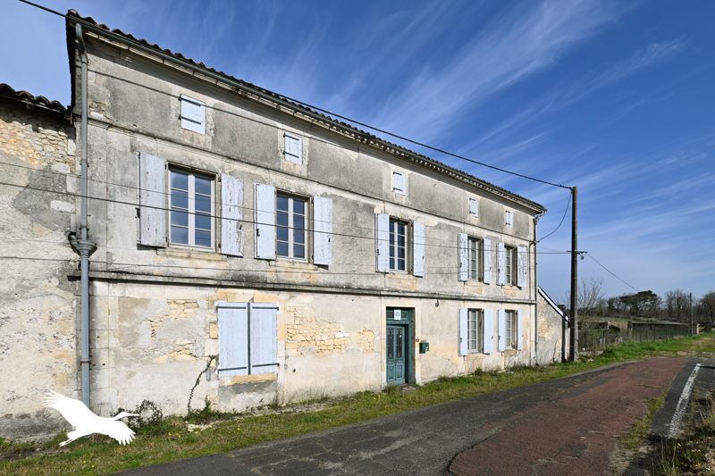Vente Maison TOUVERAC - 9 pièces -316 m² - (16360)