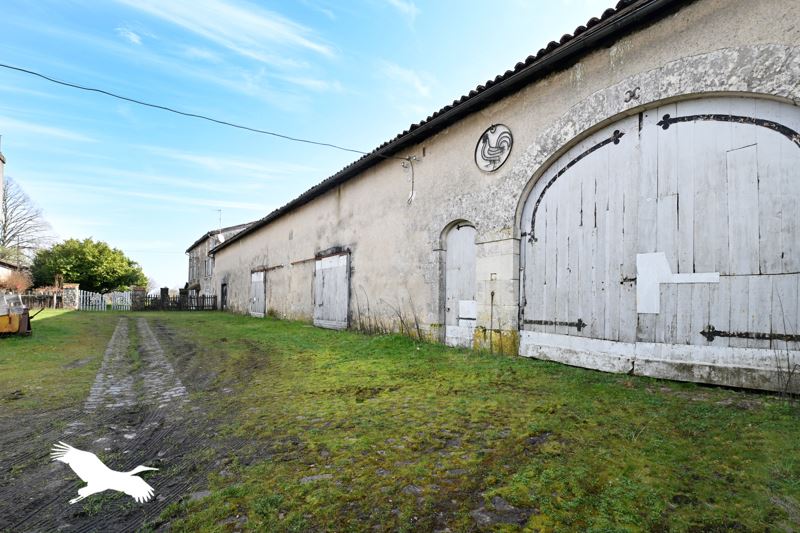 Vente Maison TOUVERAC - 9 pièces -316 m² - (16360)