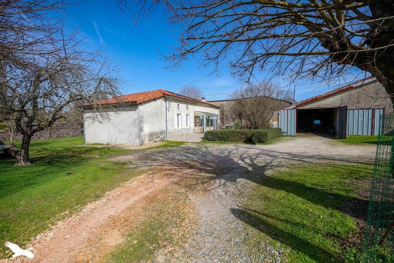 Vente Maison GUIMPS - 5 pièces -135 m² - (16300)