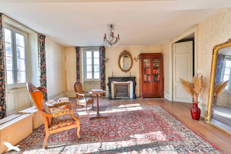 Vente Maison BARBEZIEUX ST HILAIRE - 16 pièces -342 m² - (16300)