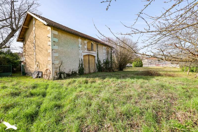 Vente Maison BARBEZIEUX ST HILAIRE - 16 pièces -342 m² - (16300)