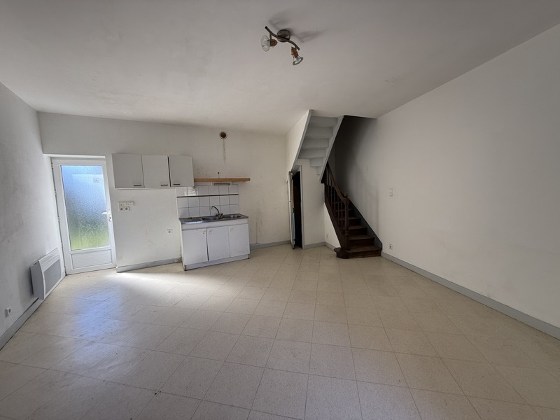 Vente Immeuble Barbezieux-Saint-Hilaire - -  100 m² - (16300)