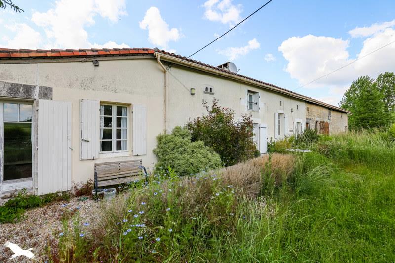 Vente Maison BERNEUIL - 5 pièces -172 m² - (16480)