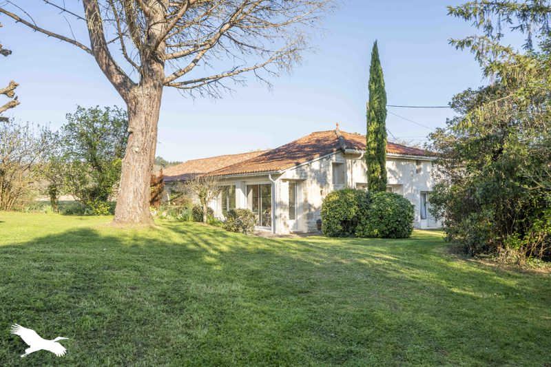 Vente Maison BESSAC - 5 pièces -108 m² - (16250)