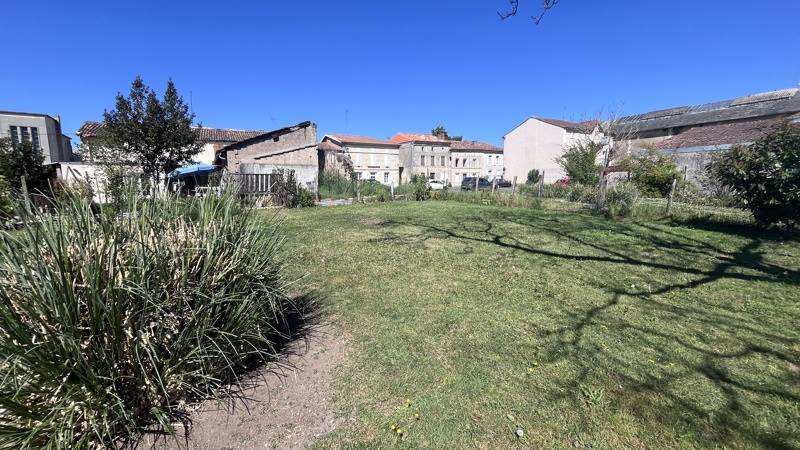 Vente Terrain BAIGNES STE RADEGONDE - -929 m² - (16360)