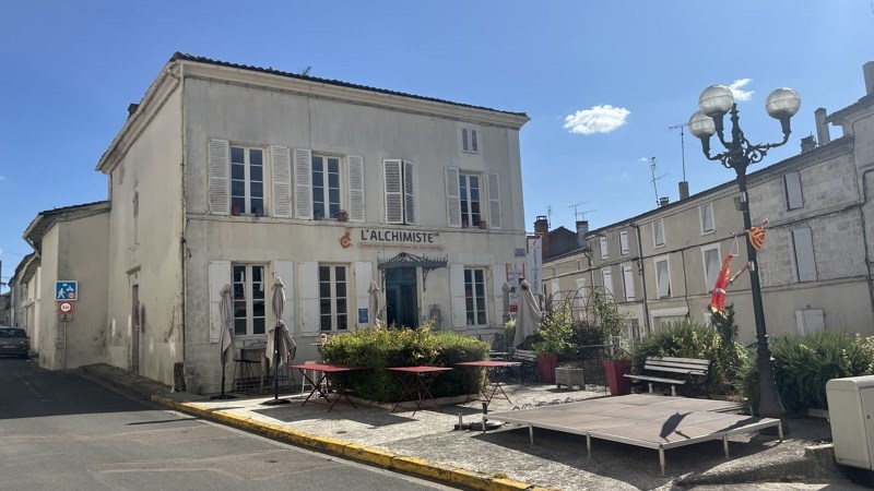 Vente Maison BARBEZIEUX ST HILAIRE 16300 7 pièces - 220 m²