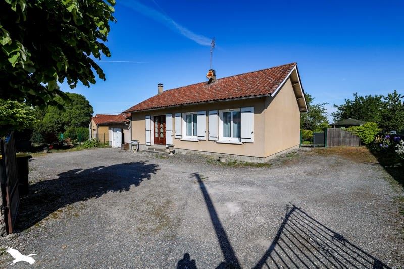 Vente Maison BARBEZIEUX ST HILAIRE - 5 pièces -85 m² - (16300)