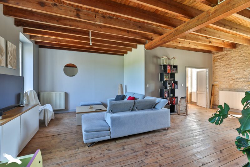 Vente Maison REIGNAC - 8 pièces -256 m² - (16360)