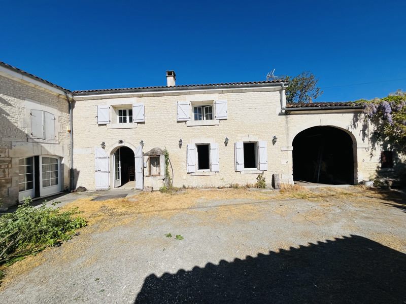 Vente Maison CRITEUIL LA MAGDELEINE - 8 pièces -215 m² - (16300)