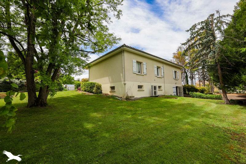 Vente Maison JUILLAC LE COQ - 4 pièces -110 m² - (16130)