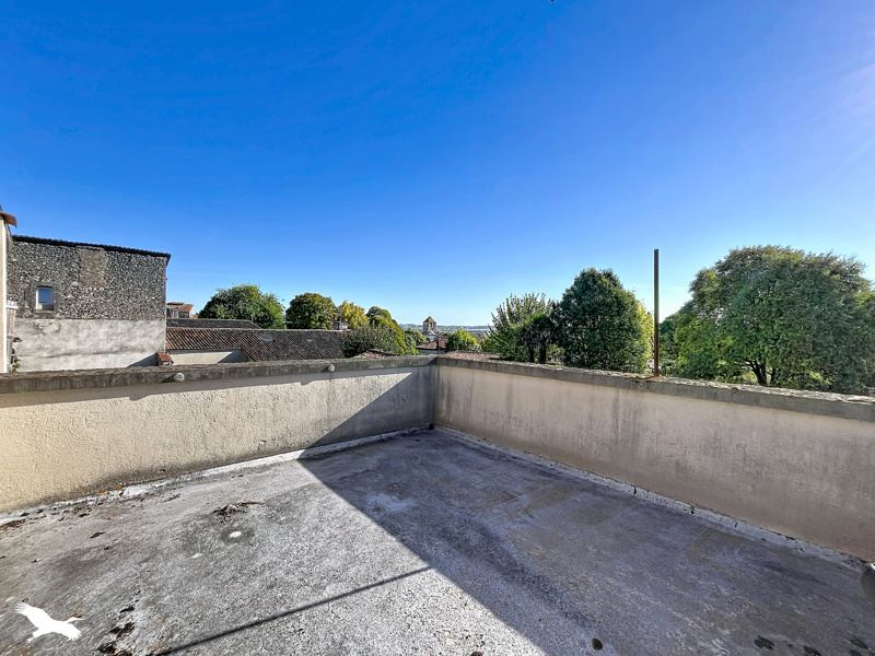 Vente Immeuble Barbezieux-Saint-Hilaire - -  259 m² - (16300)