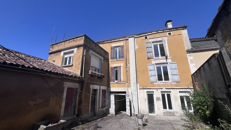 Vente Immeuble BARBEZIEUX ST HILAIRE - -  259 m² - (16300)