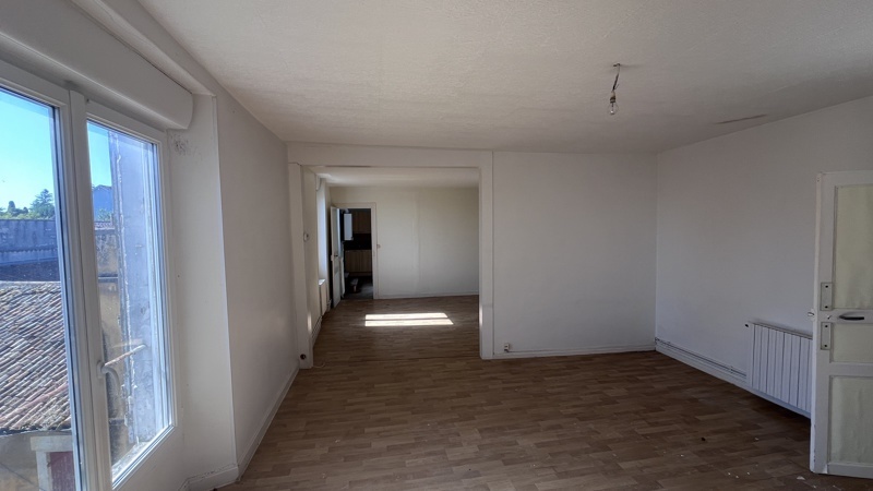 Vente Immeuble BARBEZIEUX ST HILAIRE - -  259 m² - (16300)