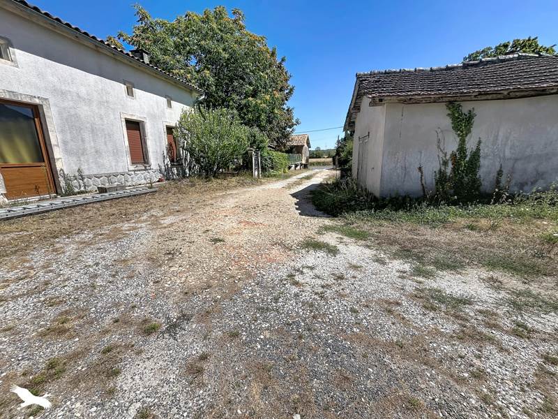 Vente Maison Baignes-Sainte-Radegonde - 5 pièces -171 m² - (16360)