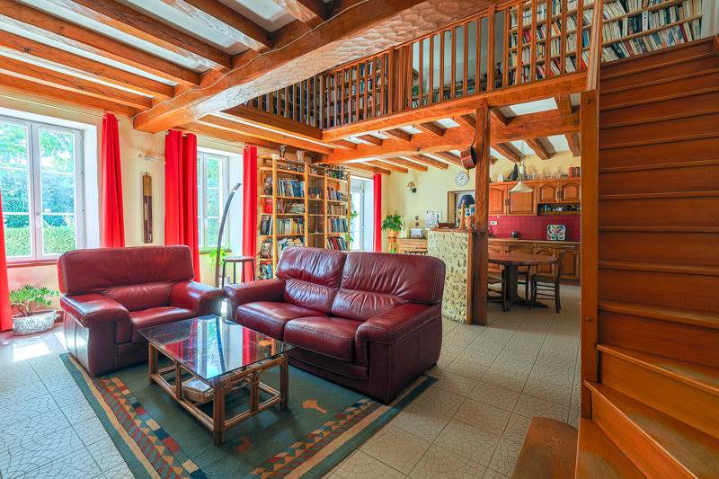 Vente Maison Saint-Bonnet - 4 pièces -187 m² - (16300)