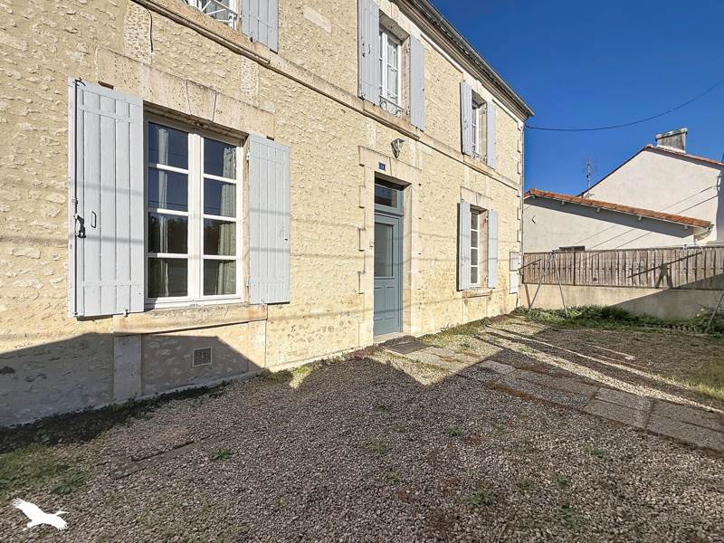Maison 4 pièces 78 m² · à Barbezieux-Saint-Hilaire · 78 m² · 108 600 €
