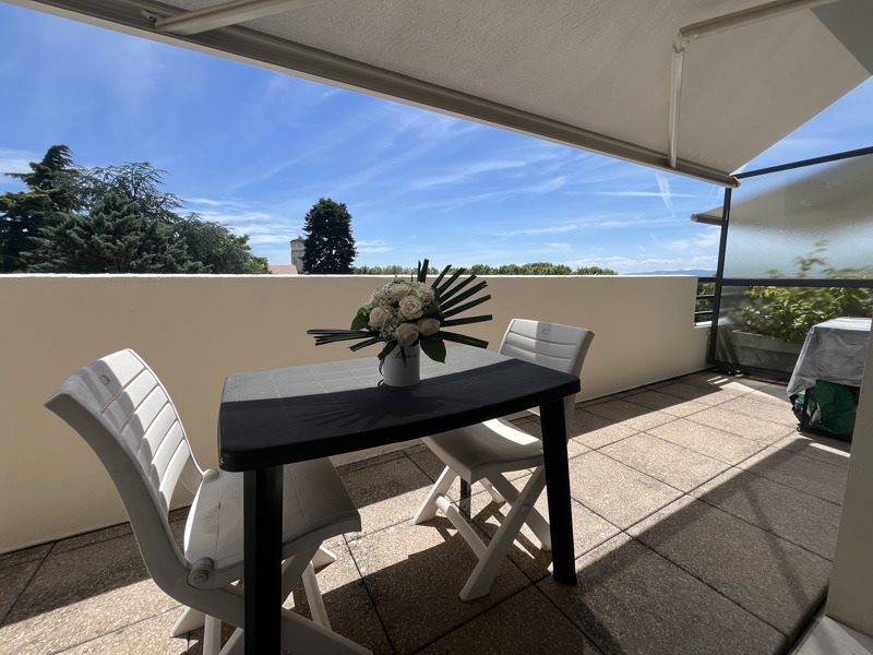 Vente Appartement Décines-Charpieu - 4 pièces -100 m² - (69150)