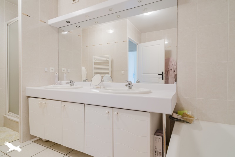 Vente Appartement Décines-Charpieu - 4 pièces -100 m² - (69150)
