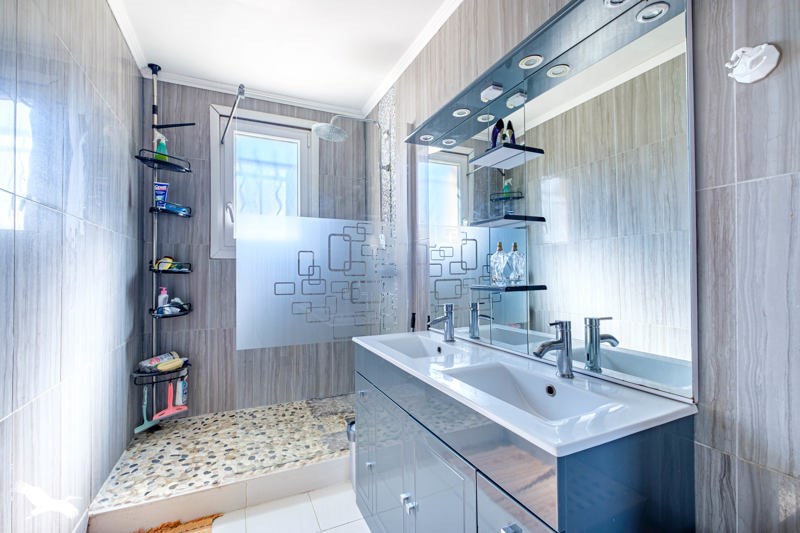Vente Maison DECINES CHARPIEU - 5 pièces -156 m² - (69150)
