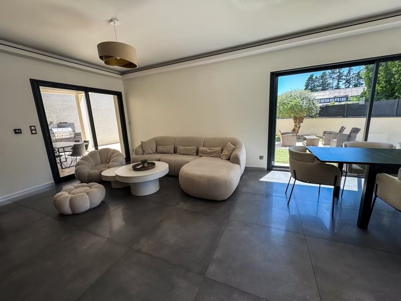 Vente Maison Décines-Charpieu - 5 pièces -136 m² - (69150)