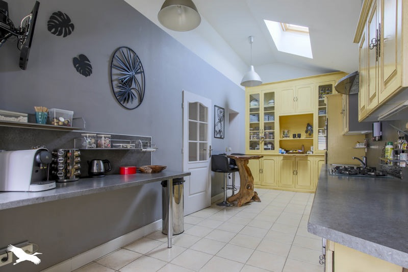 Vente Maison PRUNAY LE TEMPLE - 7 pièces -227 m² - (78910)