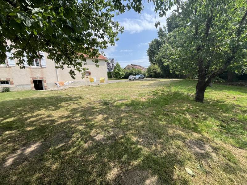Vente Maison Saint-Benoît-du-Sault - 7 pièces -200 m² - (36170)