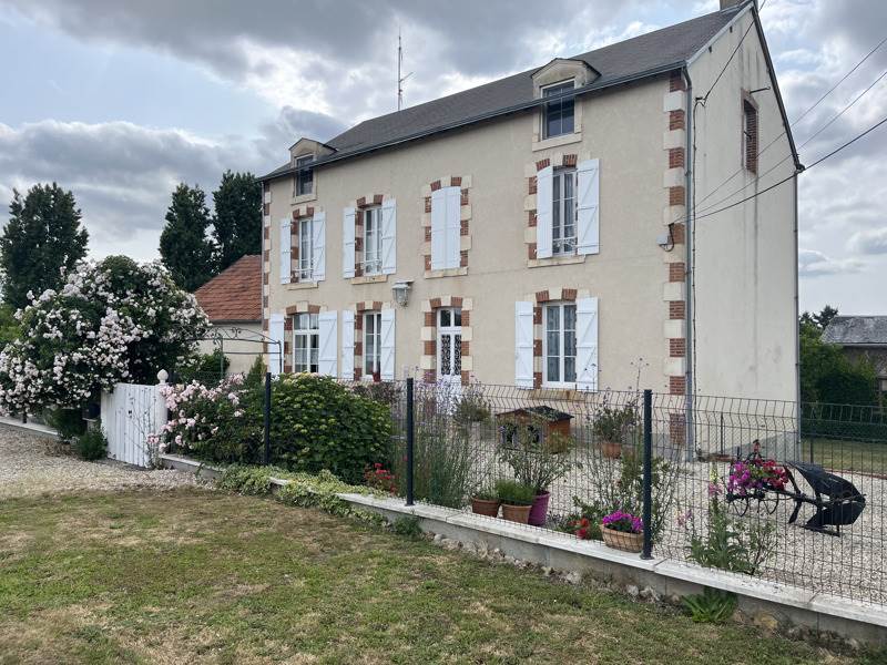 Vente Maison ST BENOIT DU SAULT - 7 pièces -200 m² - (36170)