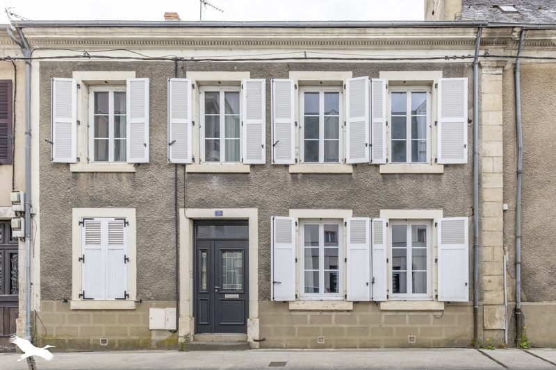Vente Maison ARGENTON SUR CREUSE - 8 pièces -242 m² - (36200)