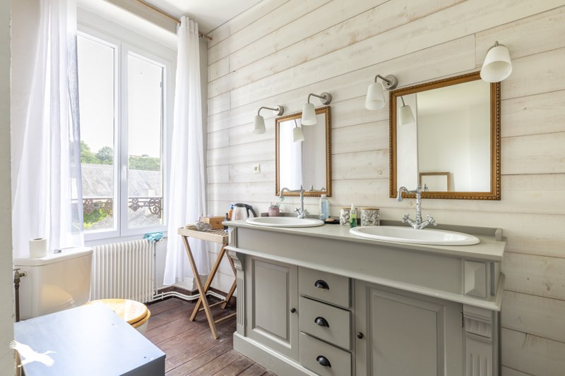 Vente Maison ARGENTON SUR CREUSE - 8 pièces -242 m² - (36200)