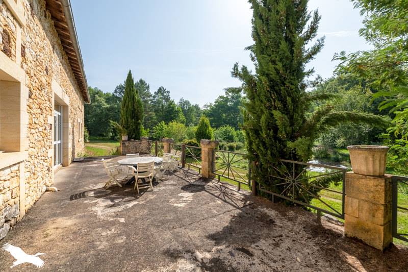 Vente Maison LACROPTE - 9 pièces -346 m² - (24380)