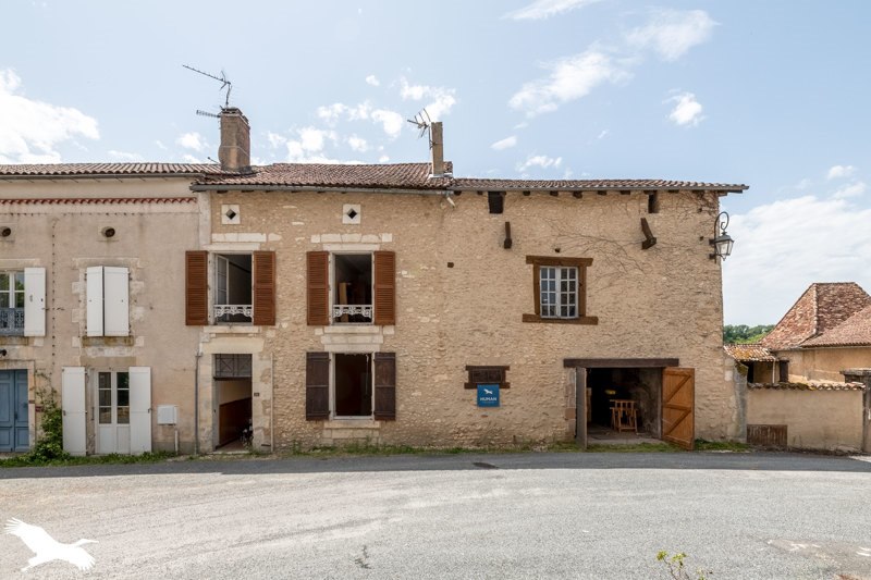Vente Maison CHALAGNAC - 7 pièces -211 m² - (24380)