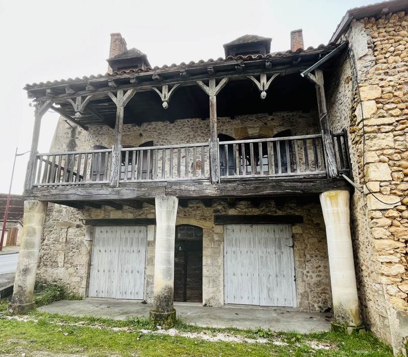 Vente Maison LA DOUZE - 4 pièces -163 m² - (24330)
