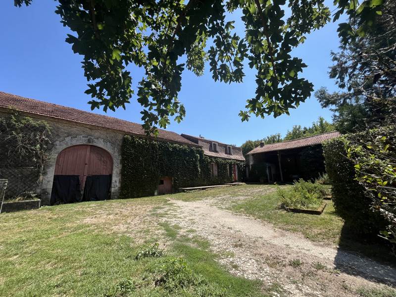 Vente Maison Salon 24380 4 pièces - 111 m²