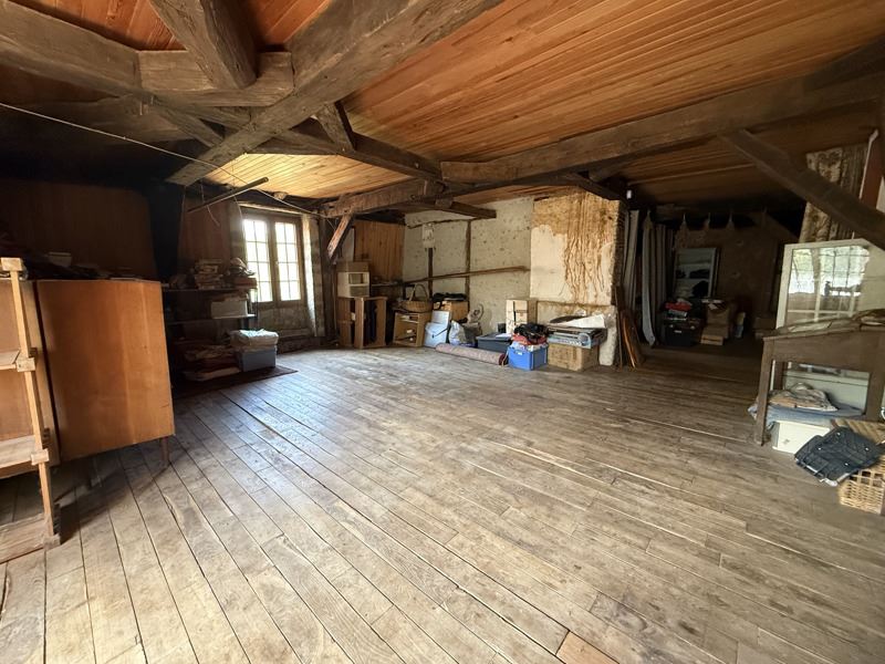 Vente Maison Salon - 4 pièces -111 m² - (24380)