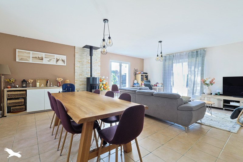 Vente Maison Église-Neuve-de-Vergt - 6 pièces -125 m² - (24380)