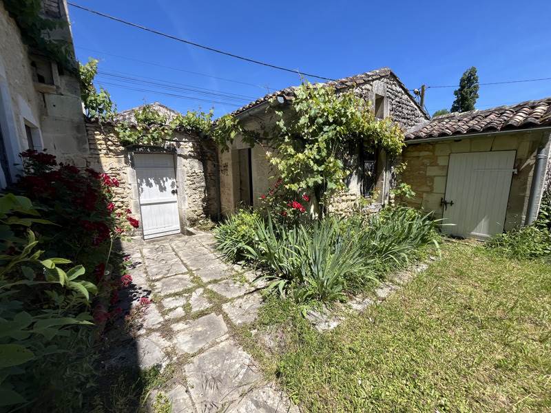 Vente Maison LINARS - 2 pièces -200 m² - (16730)