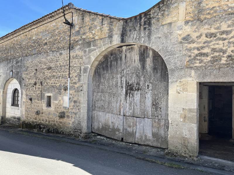 Vente Maison LINARS - 2 pièces -200 m² - (16730)
