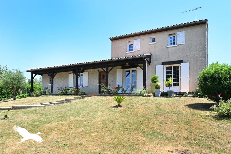Vente Maison FLEAC - 6 pièces -197 m² - (16730)
