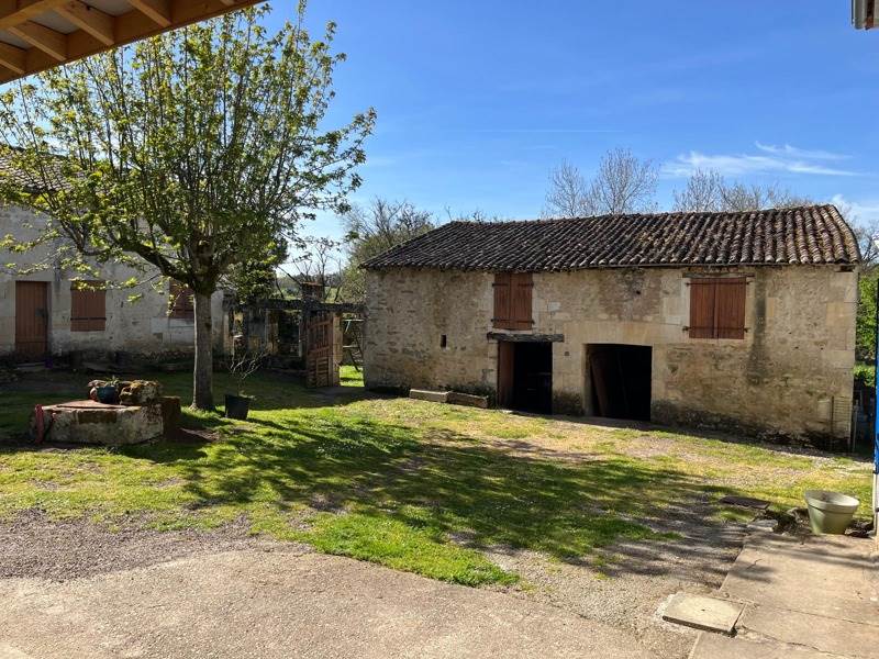 Vente Maison LINARS - 5 pièces -160 m² - (16730)