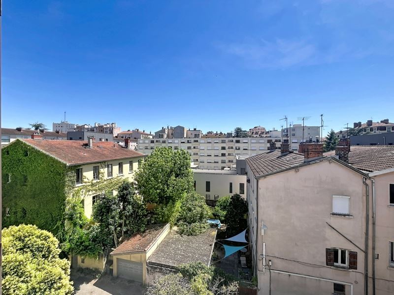 Appartement 3 pièces 82 m² · à Lyon 04 · 82 m² · 249 000 €