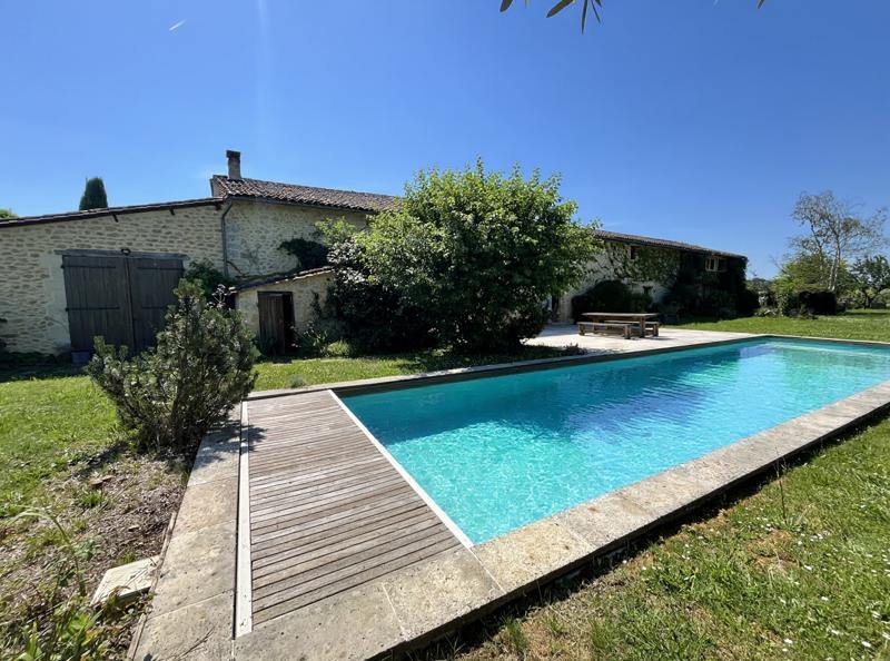 Vente Maison ST GENES DE LOMBAUD - 8 pièces -400 m² - (33670)