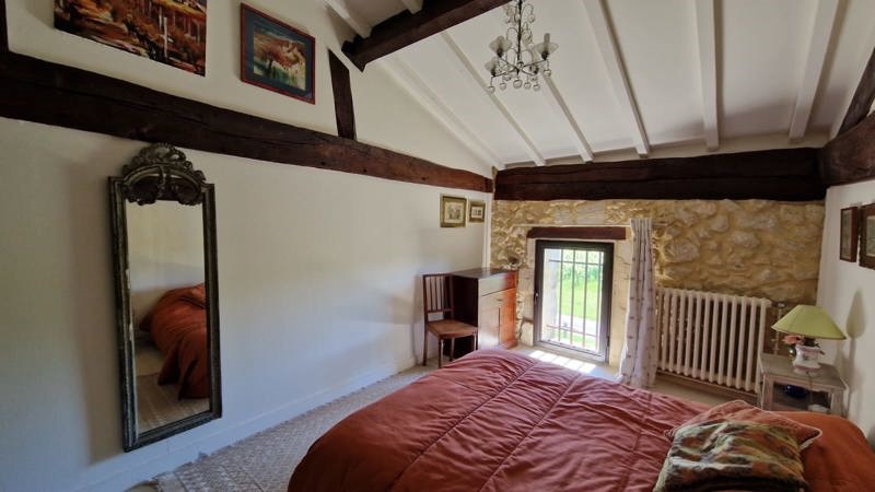 Vente Maison ST GENES DE LOMBAUD - 8 pièces -400 m² - (33670)