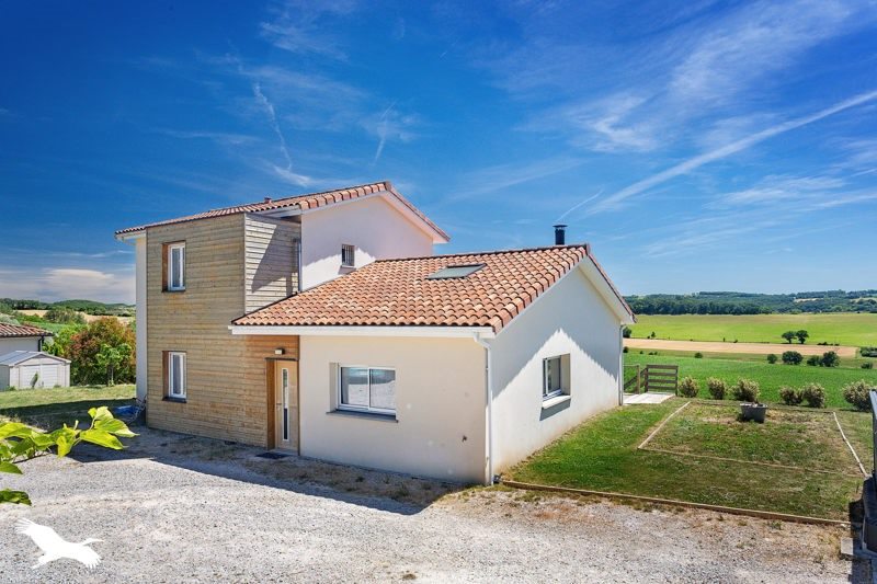 Vente Maison MASSAC SERAN - 6 pièces -160 m² - (81500)