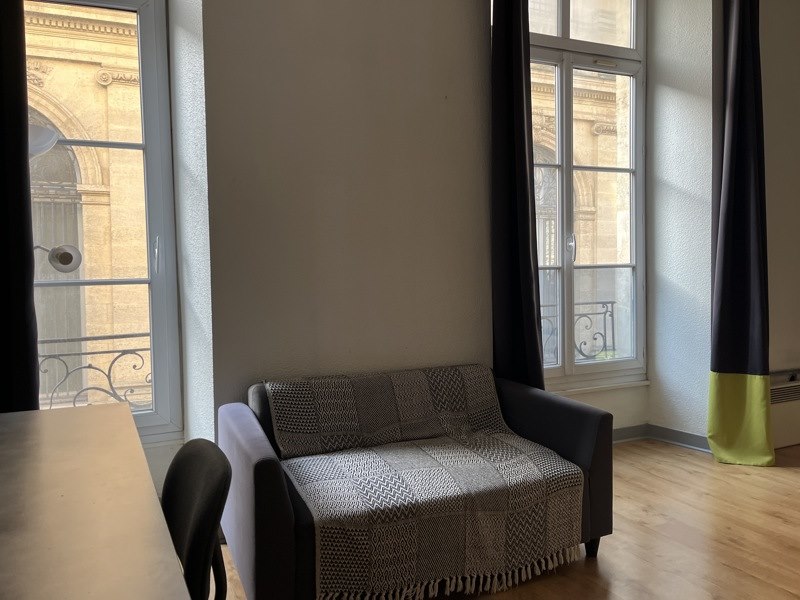 Vente Appartement BORDEAUX - 2 pièces -32 m² - (33000)
