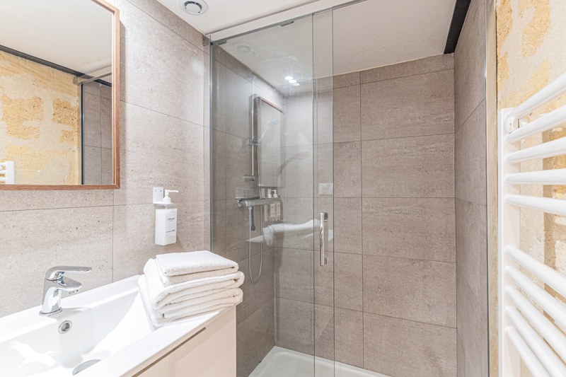 Vente Appartement BORDEAUX - 2 pièces -47 m² - (33000)