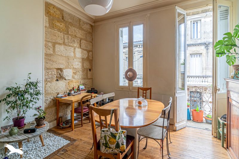 Vente Appartement BORDEAUX - 2 pièces -52 m² - (33000)
