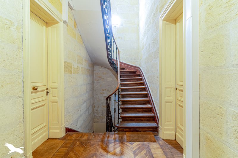 Vente Appartement BORDEAUX - 2 pièces -50 m² - (33000)