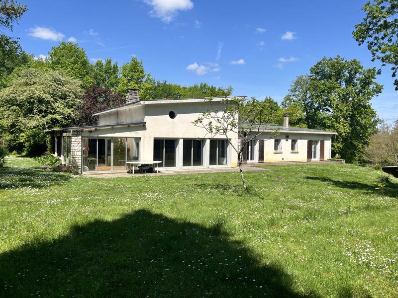 Vente Maison JULIENNE - 8 pièces -245 m² - (16200)